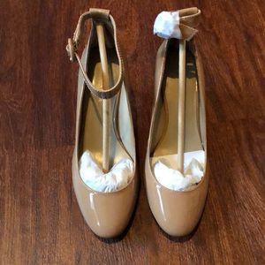 Ann Taylor patent leather cream/tan 2.5” heels, ankle strap, size 6